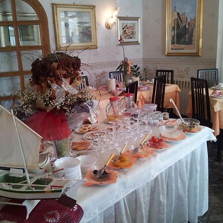 Meuble Al Ponte Hotel Градо Екстериор снимка