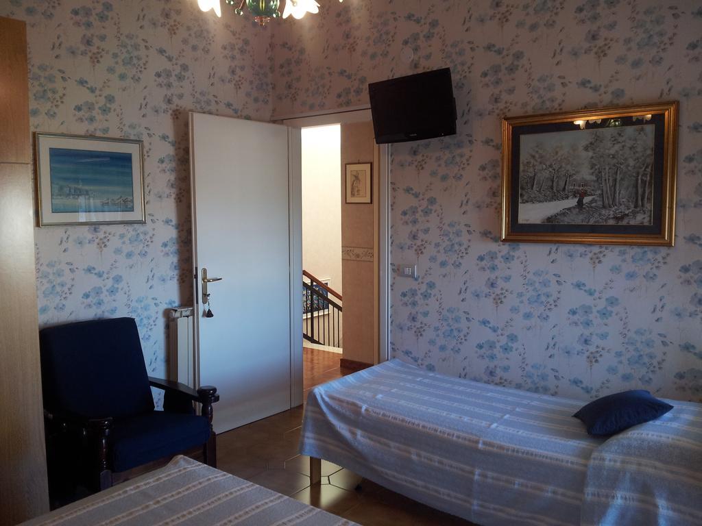 Meuble Al Ponte Hotel Градо Стая снимка