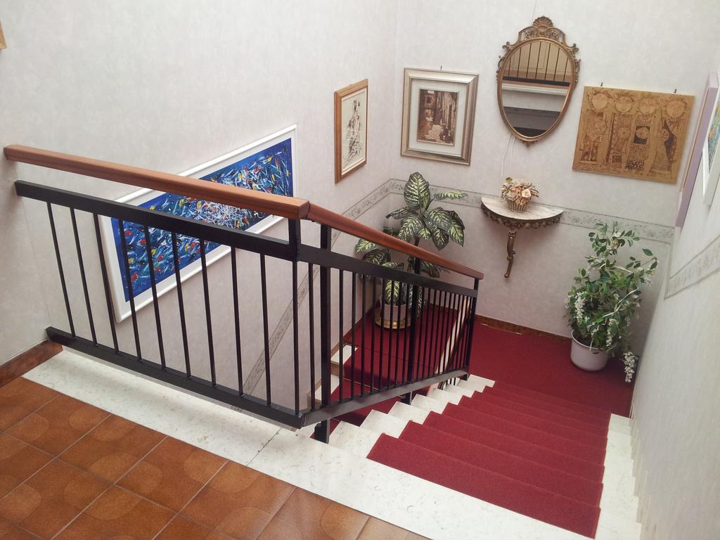 Meuble Al Ponte Hotel Градо Екстериор снимка