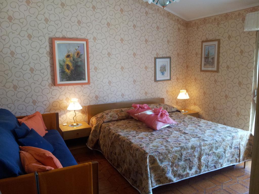 Meuble Al Ponte Hotel Градо Стая снимка